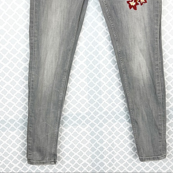 GUC Zara Floral Embroidered Grey  Wash Skinny Jeans - Picture 4 of 11